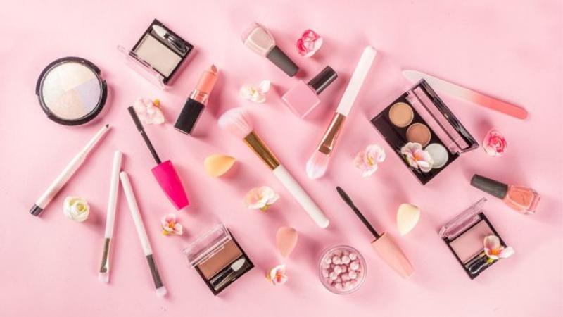 FENOMENA PENGUNAAN MAKE UP TERHADAP PELAJAR DI SEKOLAH SMA NEGERI 2 OKU